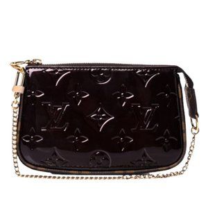 NEW Louis Vuitton Amarante Red LV Vernis Patent Leather Mini Pochette Clutch Bag